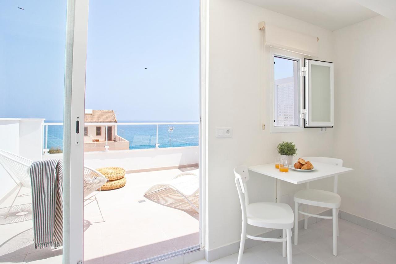 Bj Cala Morlanda Estudios (Adults Only) S'Illot Kültér fotó