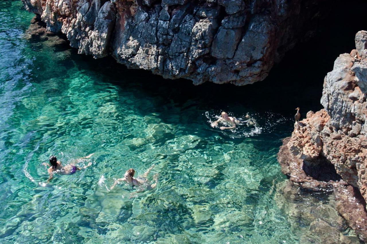 Bj Cala Morlanda Estudios (Adults Only) S'Illot Kültér fotó