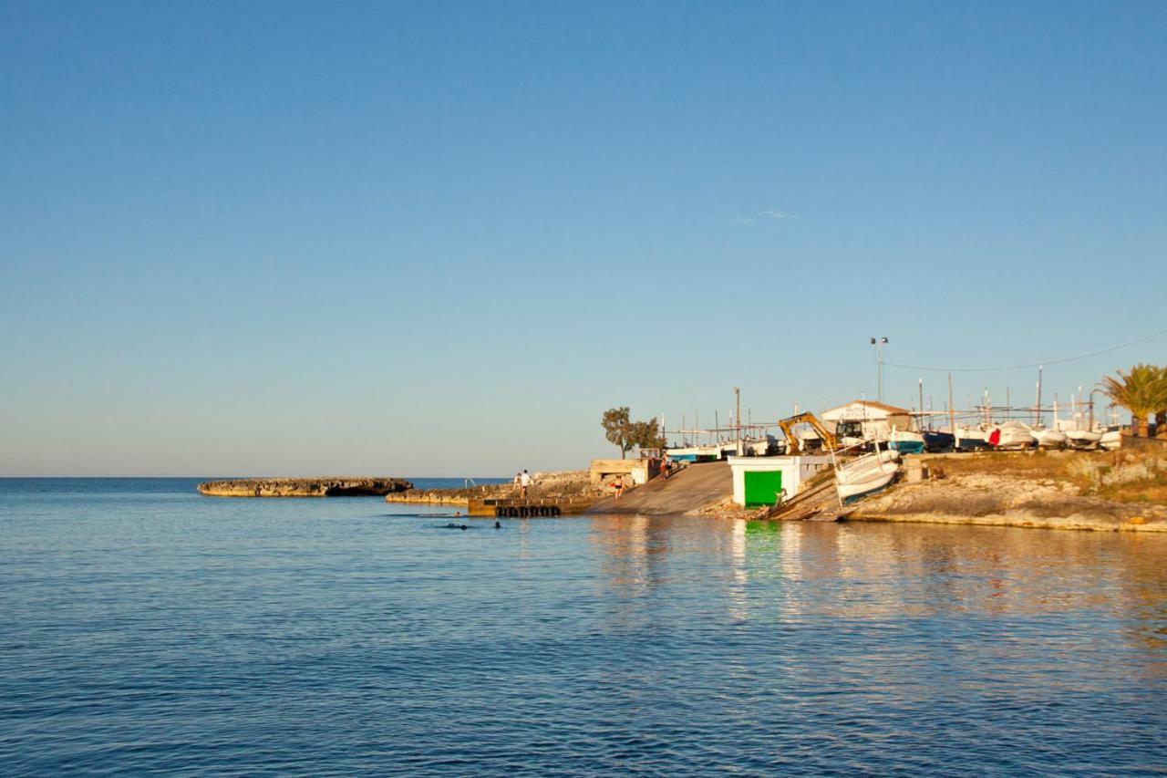 Bj Cala Morlanda Estudios (Adults Only) S'Illot Kültér fotó